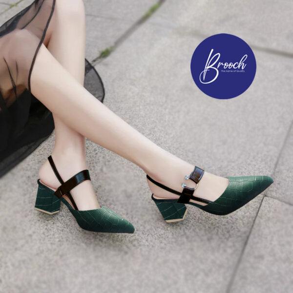 GT-899 Bottle Green Stone Ring Beautiful Design & 2 Inch Heel. - Image 2